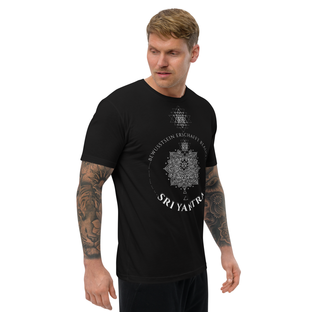 Enganliegendes T-Shirt (für Männer)